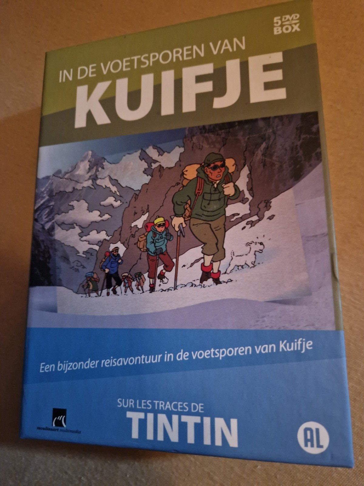 dvd box kuifje boxset in de voetsporen van tintin herge, Cd's en Dvd's, Dvd's | Tekenfilms en Animatie, Zo goed als nieuw, Alle leeftijden
