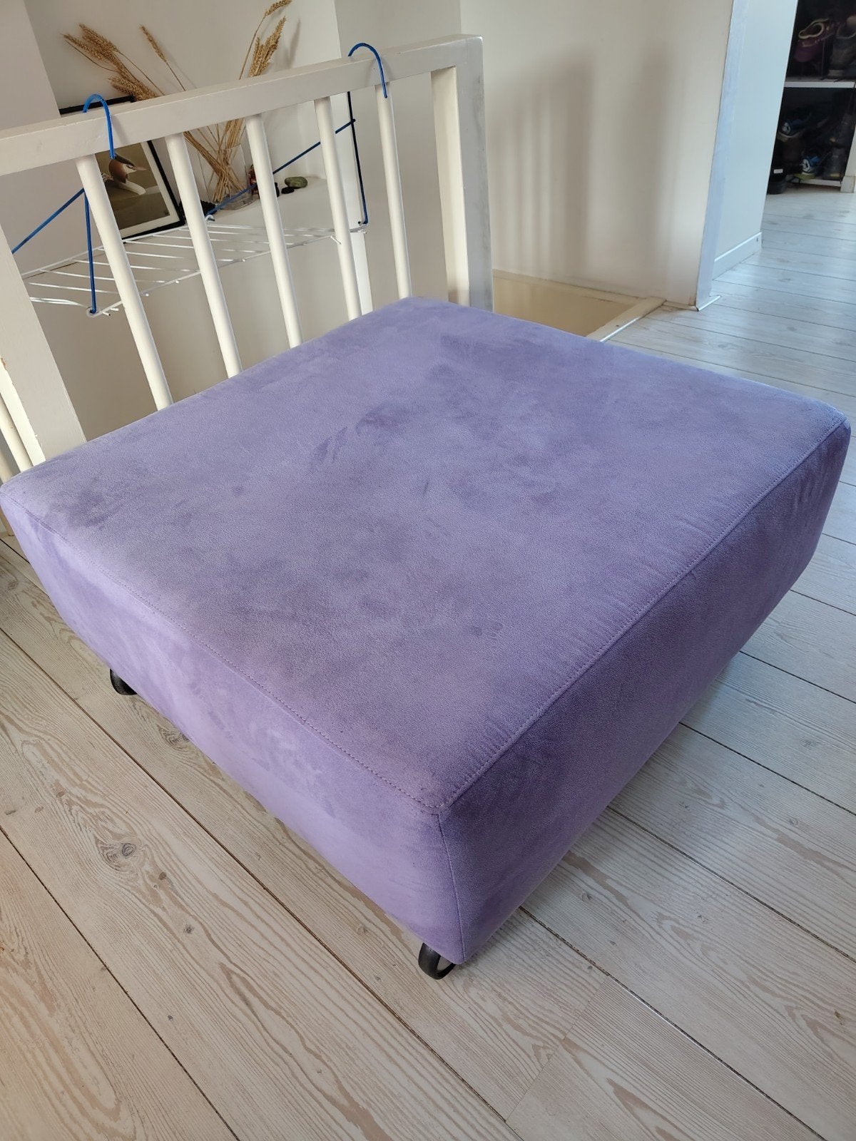 Paarse poef/hocker, Ophalen, Gebruikt, Vierkant, 75 tot 100 cm