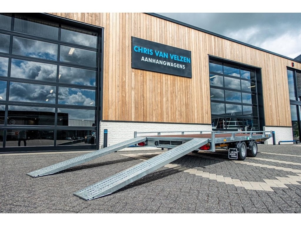 Actie Nieuwe Eduard autoambulance 2700 kg 406x200cm, Nieuw