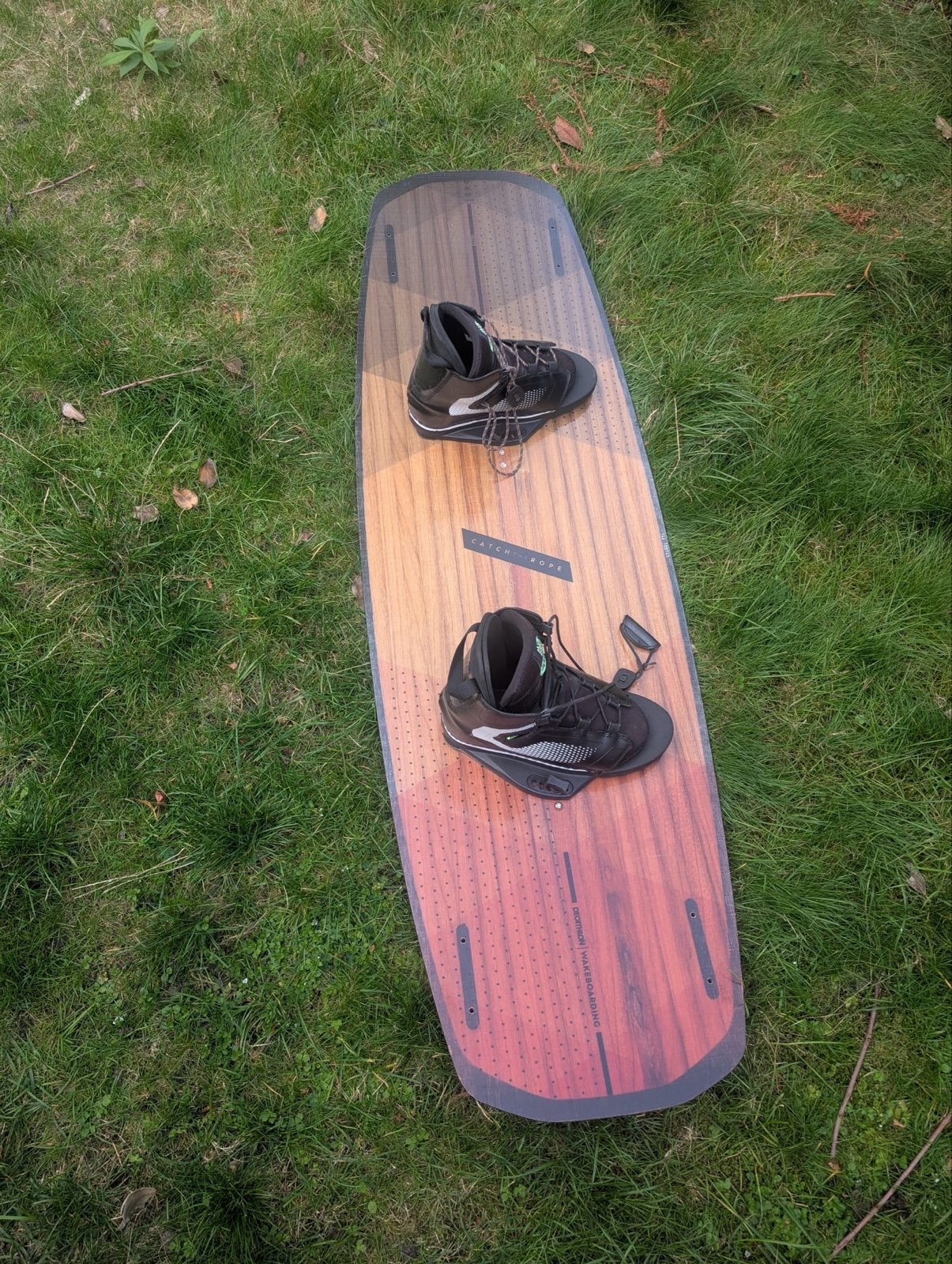 Wakeboard Decathlon met Jobe schoenen, Watersport en Boten, Wakeboarden, Ophalen, Gebruikt, Board en Schoenen