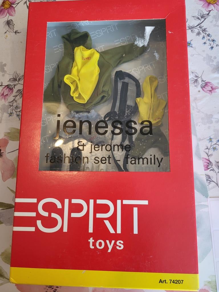 Esprit toys Jenessa & jerome fashion set family, Ophalen of Verzenden, Nieuw, Fashion Doll