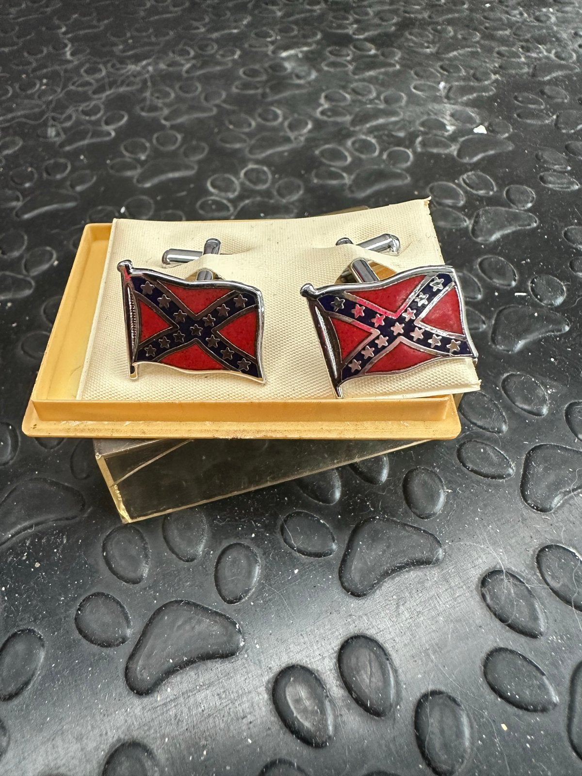 Manchetknopen met Confederatievlag ontwerp, Sieraden, Tassen en Uiterlijk, Ophalen of Verzenden, Gebruikt, Overige materialen