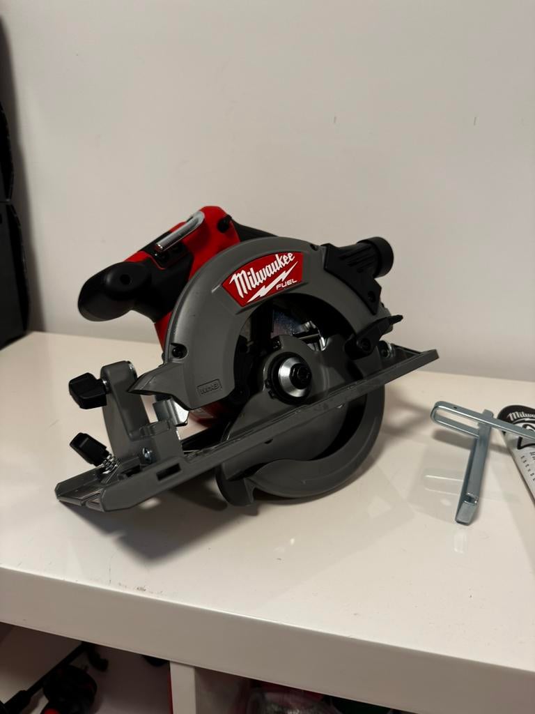 Nieuw Milwaukee M18 CCS55 Cirkelzaagmachine, Doe-het-zelf en Verbouw, Gereedschap | Zaagmachines, Ophalen, Decoupeerzaag, Nieuw