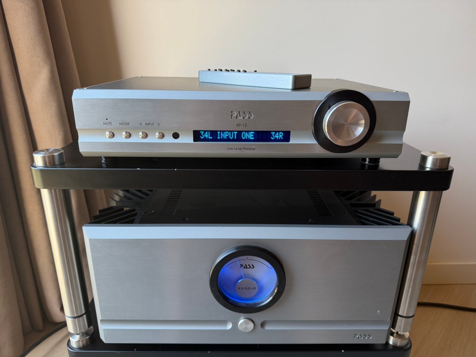 Pass Labs X250.8 eindversterker XP-12 voorversterker. Demo, Pass Labs, Zo goed als nieuw, 120 watt of meer, Stereo