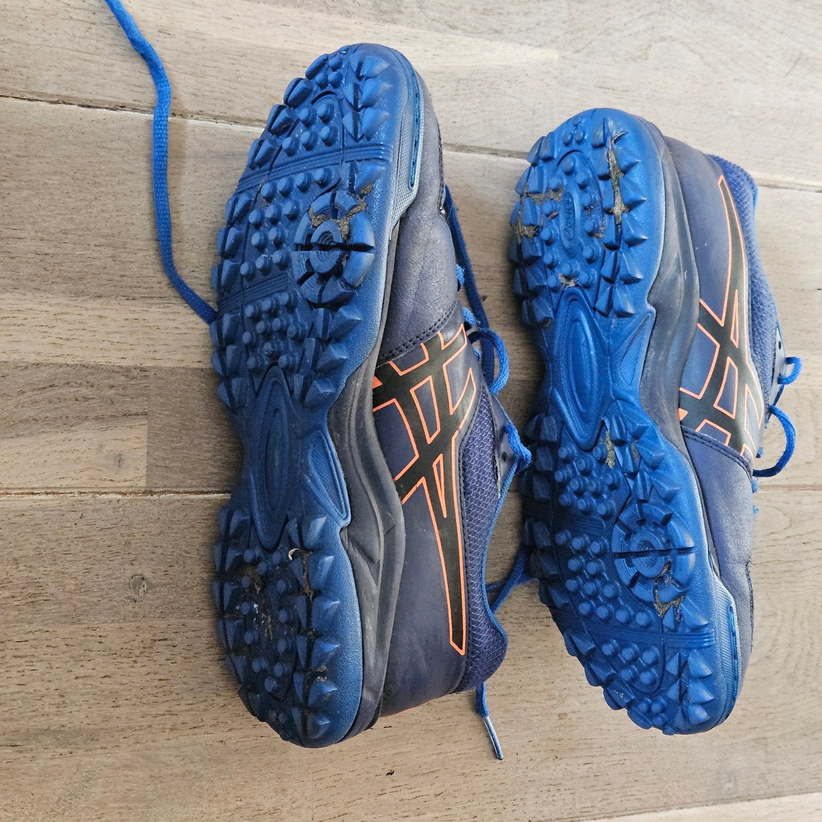 Asics sportschoenen maat 38 voor kunstgras, Ophalen of Verzenden, Gebruikt, Schoenen