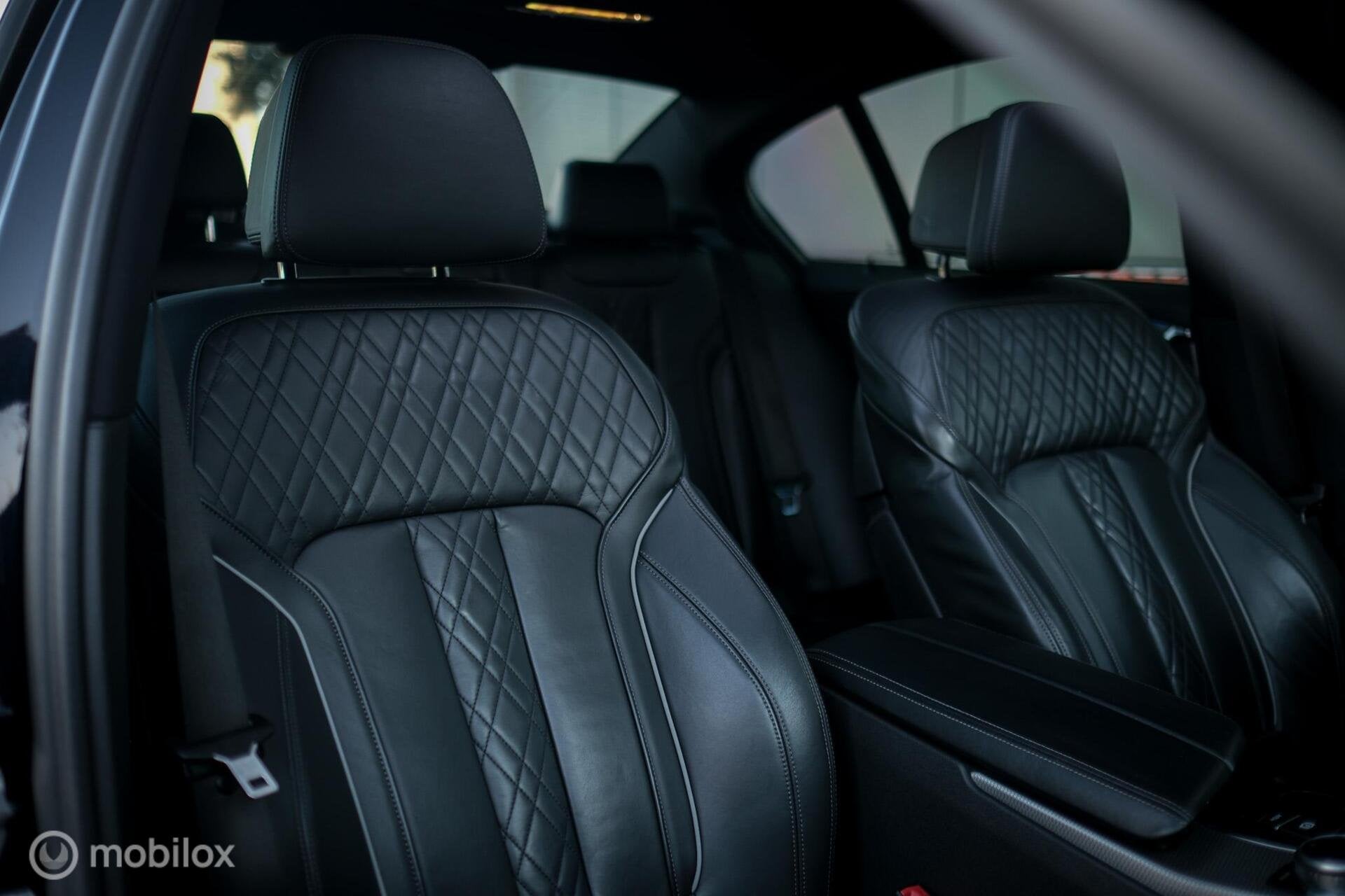 BMW 5-serie 520i M Pakket G30 | Schuifdak | Comfort Seats |, Automaat, 1998 cc, Achterwielaandrijving, Gebruikt