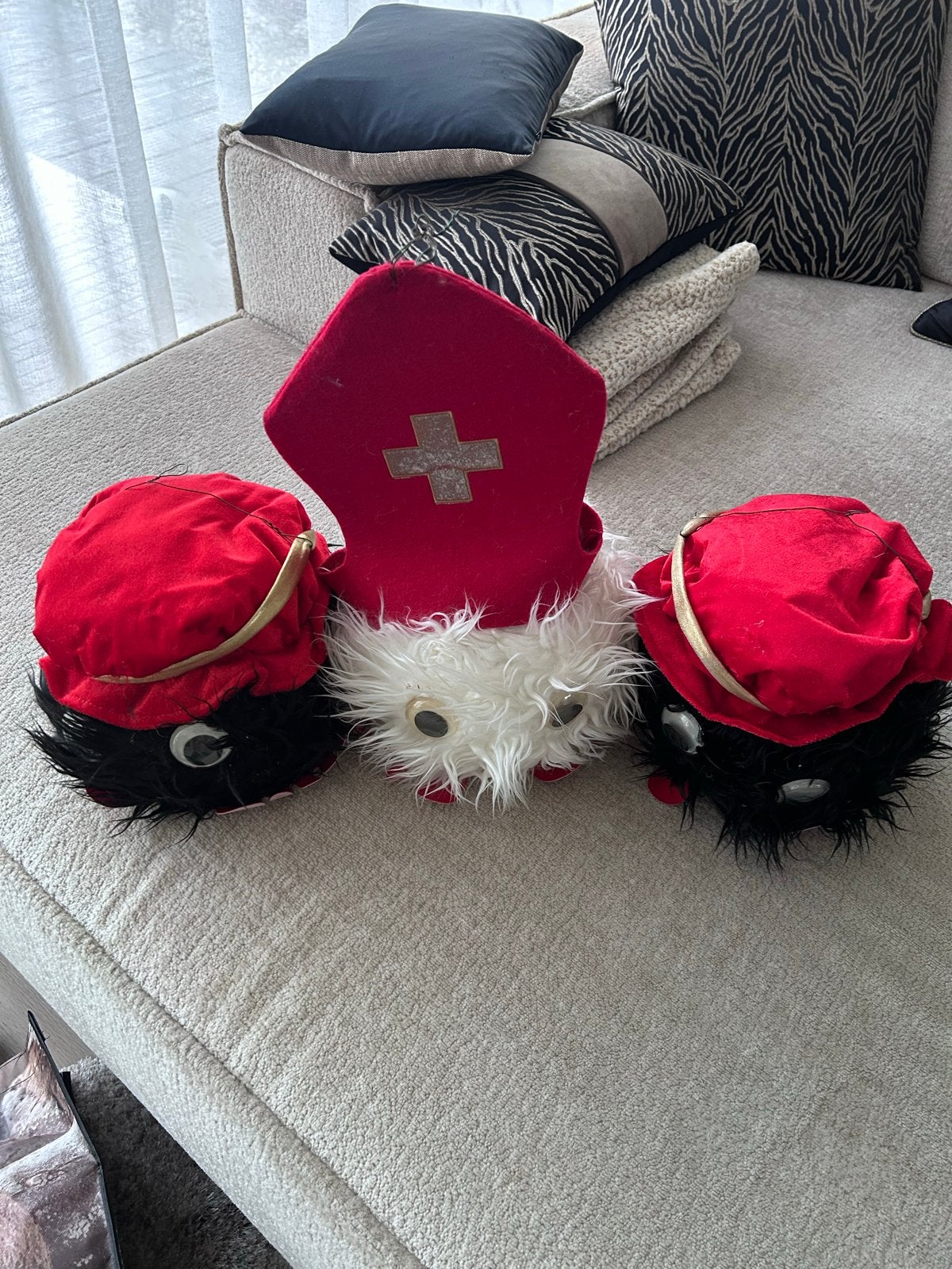 Sinterklaas, Ophalen of Verzenden
