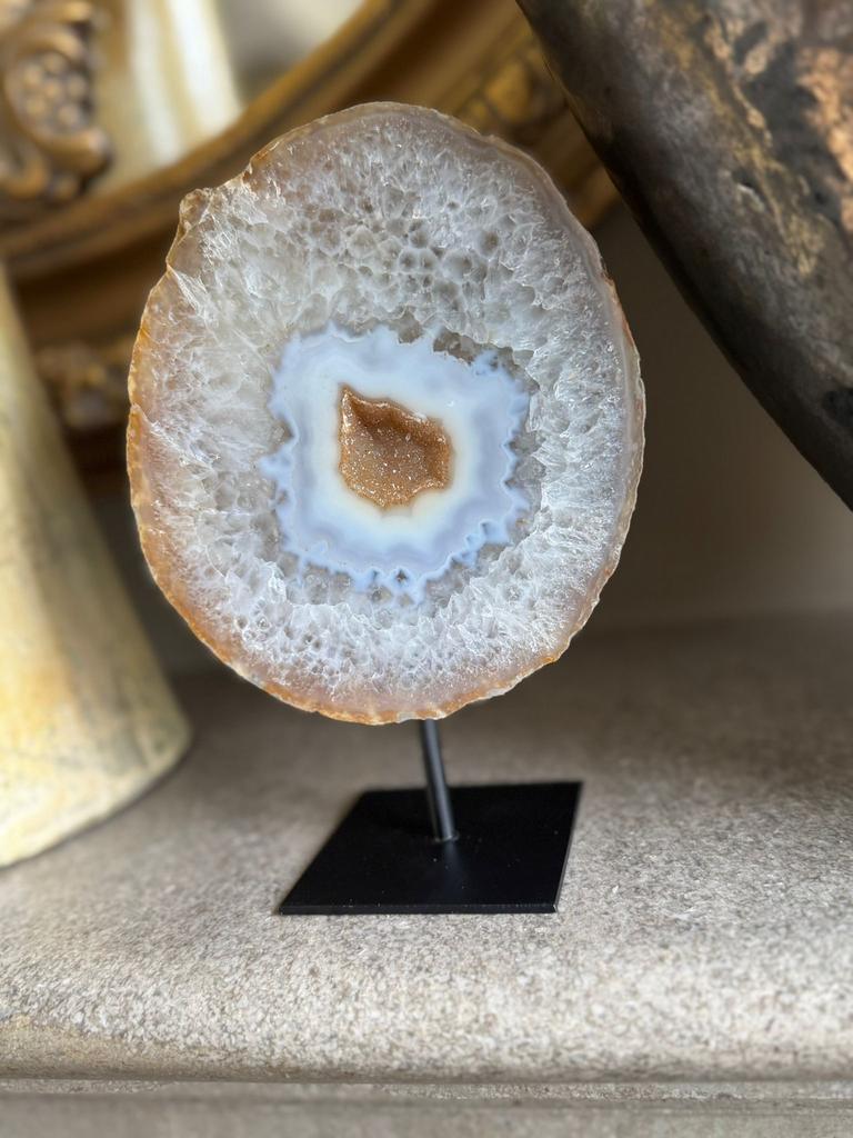 Agaat op pin geel oranje goud 873 gram 19,5 cm, Ophalen of Verzenden, Mineraal
