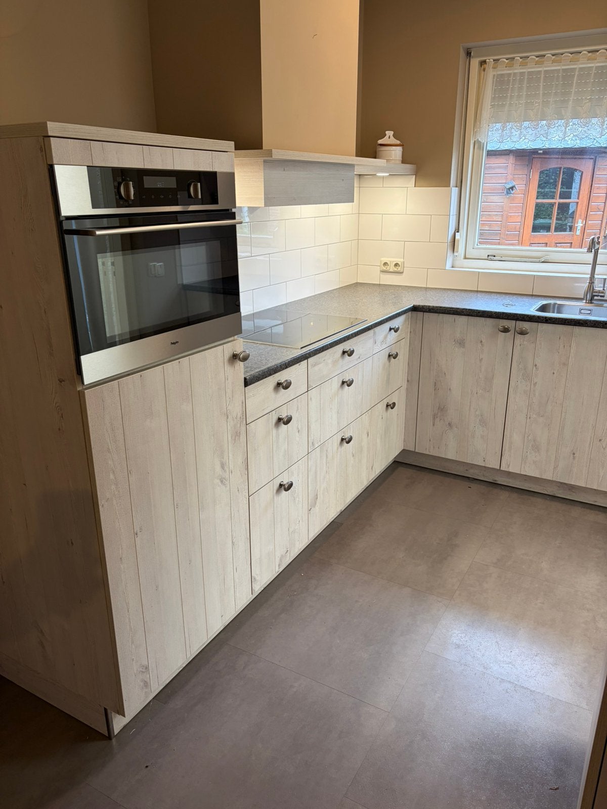 L-vormige keuken met inbouwapparatuur – zelf demonteren, Huis en Inrichting, Ophalen, Overige kleuren, Hoekkeuken, Zo goed als nieuw