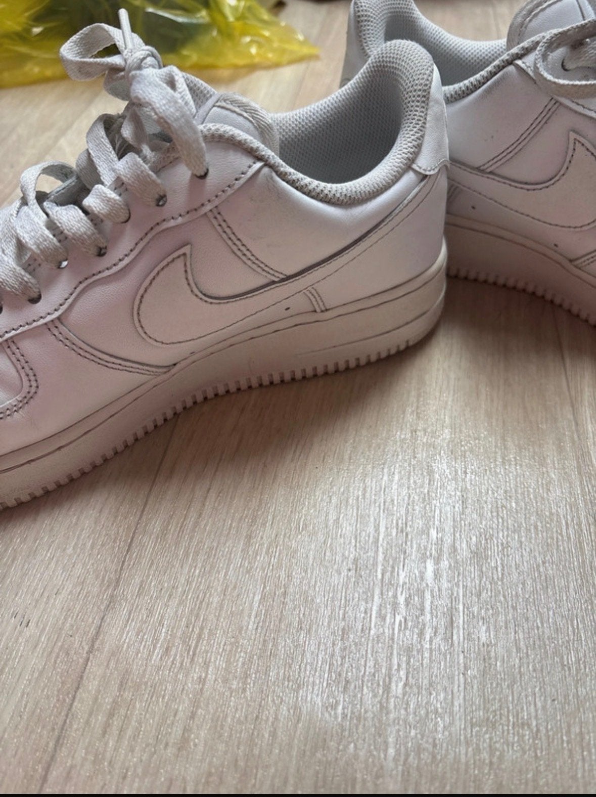 Nike Air Force 1 Sneakers - Wit, Ophalen of Verzenden, Gedragen, Wit, Sneakers of Gympen