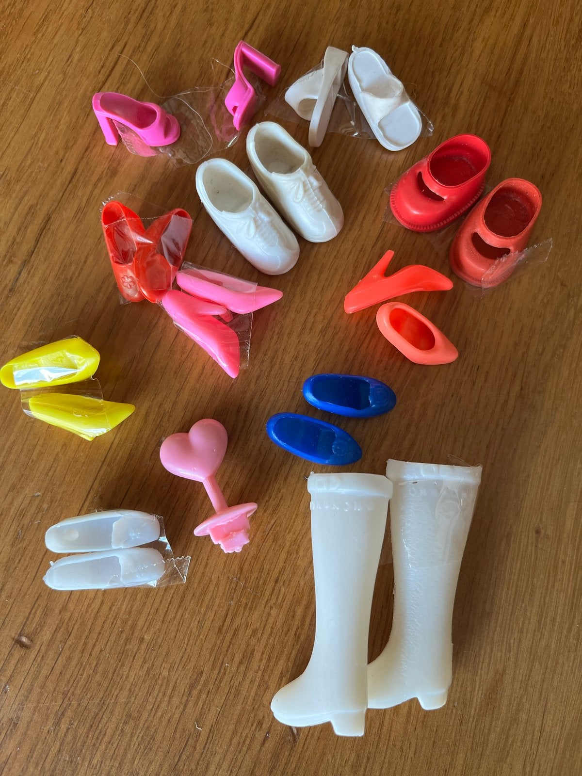 Diverse Barbie schoentjes en accessoires, Kinderen en Baby's, Ophalen of Verzenden, Gebruikt, Barbie