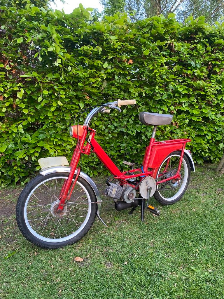 Peugeot 102 uit 1968 – loopt goed – veel vernieuwd, Fietsen en Brommers, Maximaal 45 km/u, 0 versnellingen, 49 cc, Ophalen