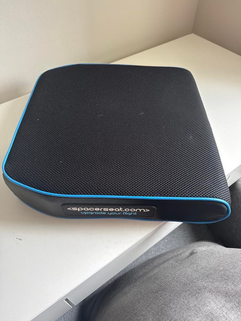 Spacerseat - Comfortabel vliegen, zo goed als nieuw, Ophalen of Verzenden, Zo goed als nieuw, Zwart, 30 cm of meer