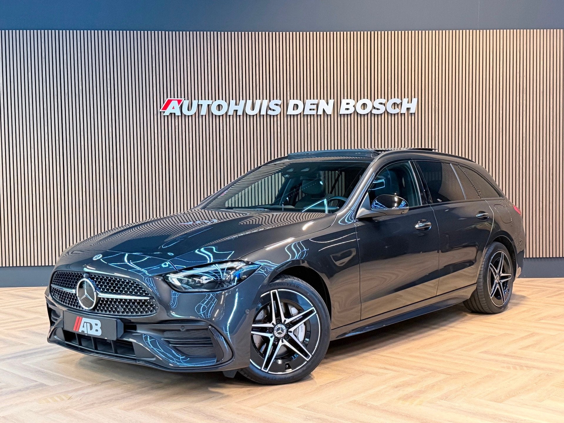 Mercedes-Benz C-klasse Estate 300 e AMG Line 313PK - Pano, Automaat, Dealer onderhouden, Achterwielaandrijving, 4 cilinders