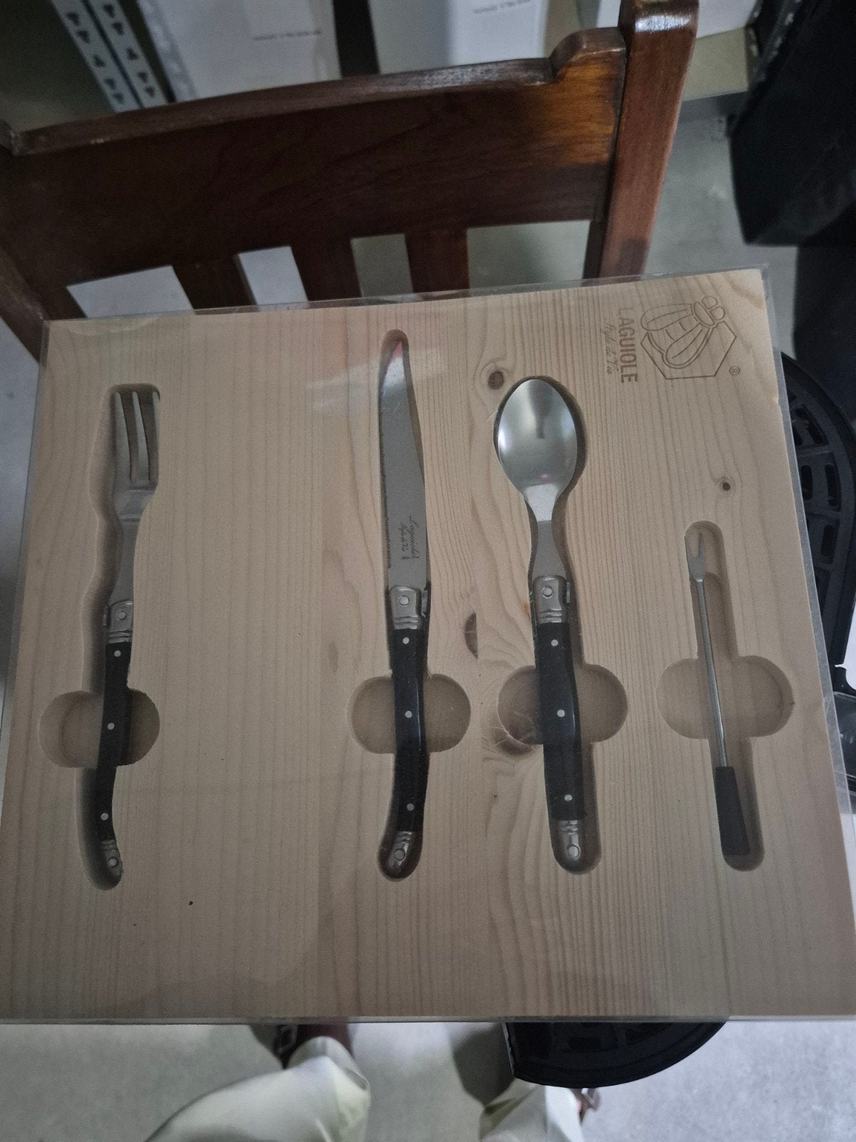 Laguiole bestekset 4-delig in houten kistje, Ophalen of Verzenden