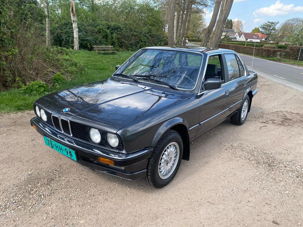 BMW 3-serie 323i, Auto's, BMW, Bedrijf, Te koop, 3-Serie, Benzine, Sedan, Automaat, Geïmporteerd, Zilver of Grijs, Achterwielaandrijving