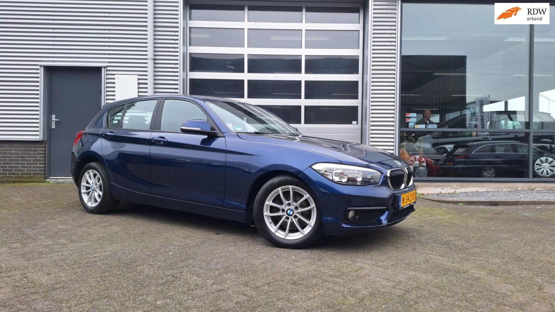 BMW 1-serie 116i Essential/Cruise/Lm Velgen*Led*, Auto's, BMW, 1-Serie, Achterwielaandrijving, Blauw, 3 cilinders