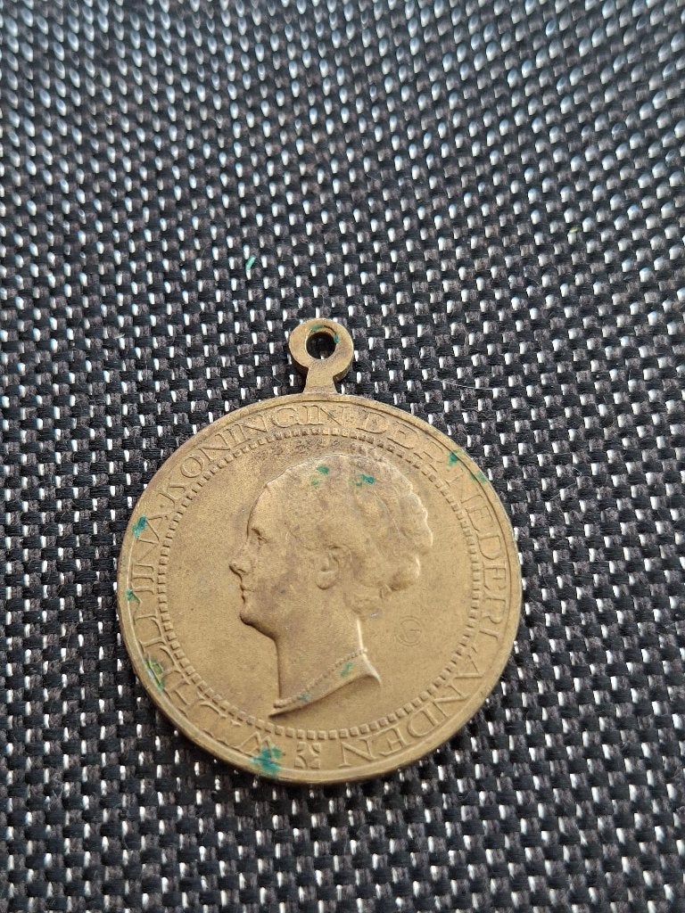Oude hanger wilhelmina koningin der Nederlanden, Ophalen of Verzenden, Overige materialen