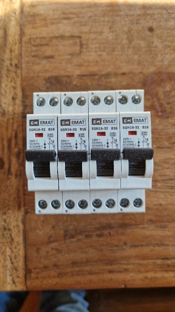 Emat automaat B16, 4 stuks, Ophalen of Verzenden, Zo goed als nieuw, Emat, Installatieautomaat