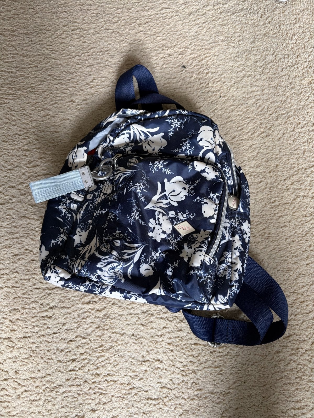 Oilily mini rugzak - Donkerblauw met bloemenprint, Sieraden, Tassen en Uiterlijk, Overige merken, Gebruikt, Minder dan 30 cm, Ophalen of Verzenden