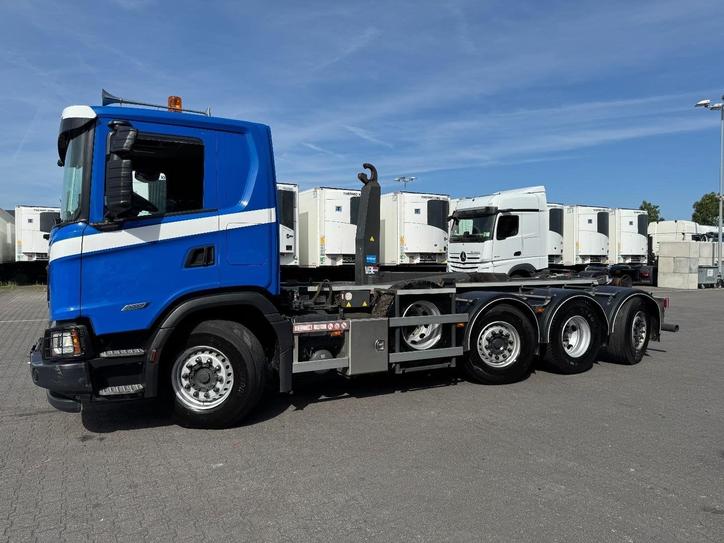 Scania G560XT 8X2 30 T HOOKLIFT 10 TONS FRONTAXLE ,TOPCONDIT, Auto's, Automaat, Euro 6, Scania, Blauw