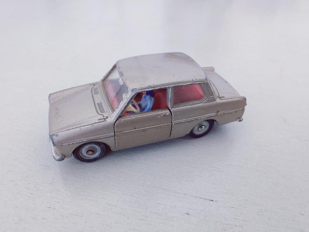 daf 33 DAF daffodil dinky toys met chauffeuse, Ophalen of Verzenden, Gebruikt, Auto, Dinky Toys