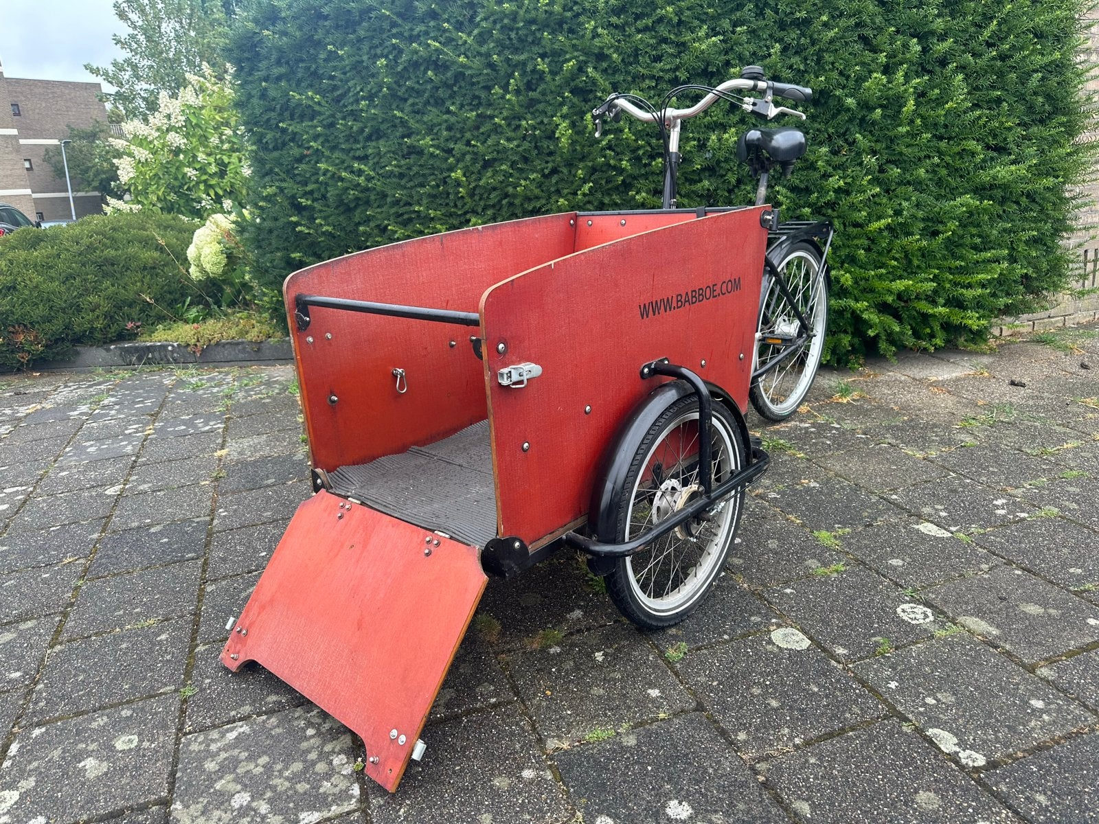 Babboe bakfiets met laadklep en bankje, Gebruikt, 2 kinderen, Trommelrem, Ophalen