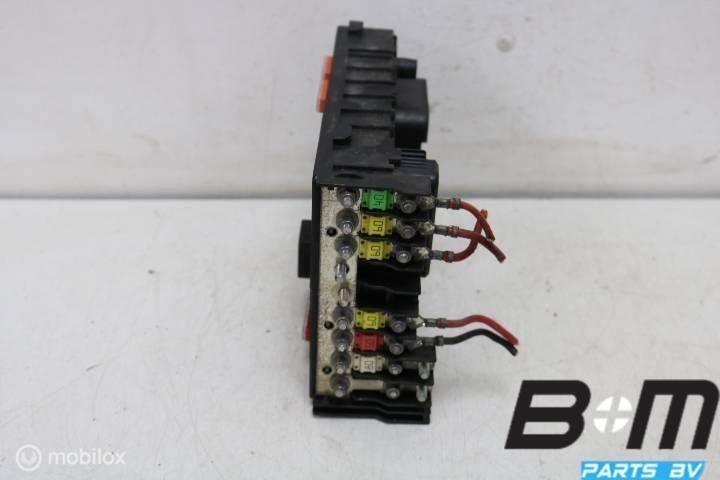 Zekeringkast motorruimte VW Passat B6 3C0937125, Gebruikt