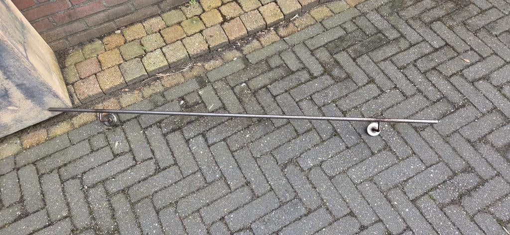 Metalen trapleuning 150cm lang, Ophalen, Gebruikt, IJzer