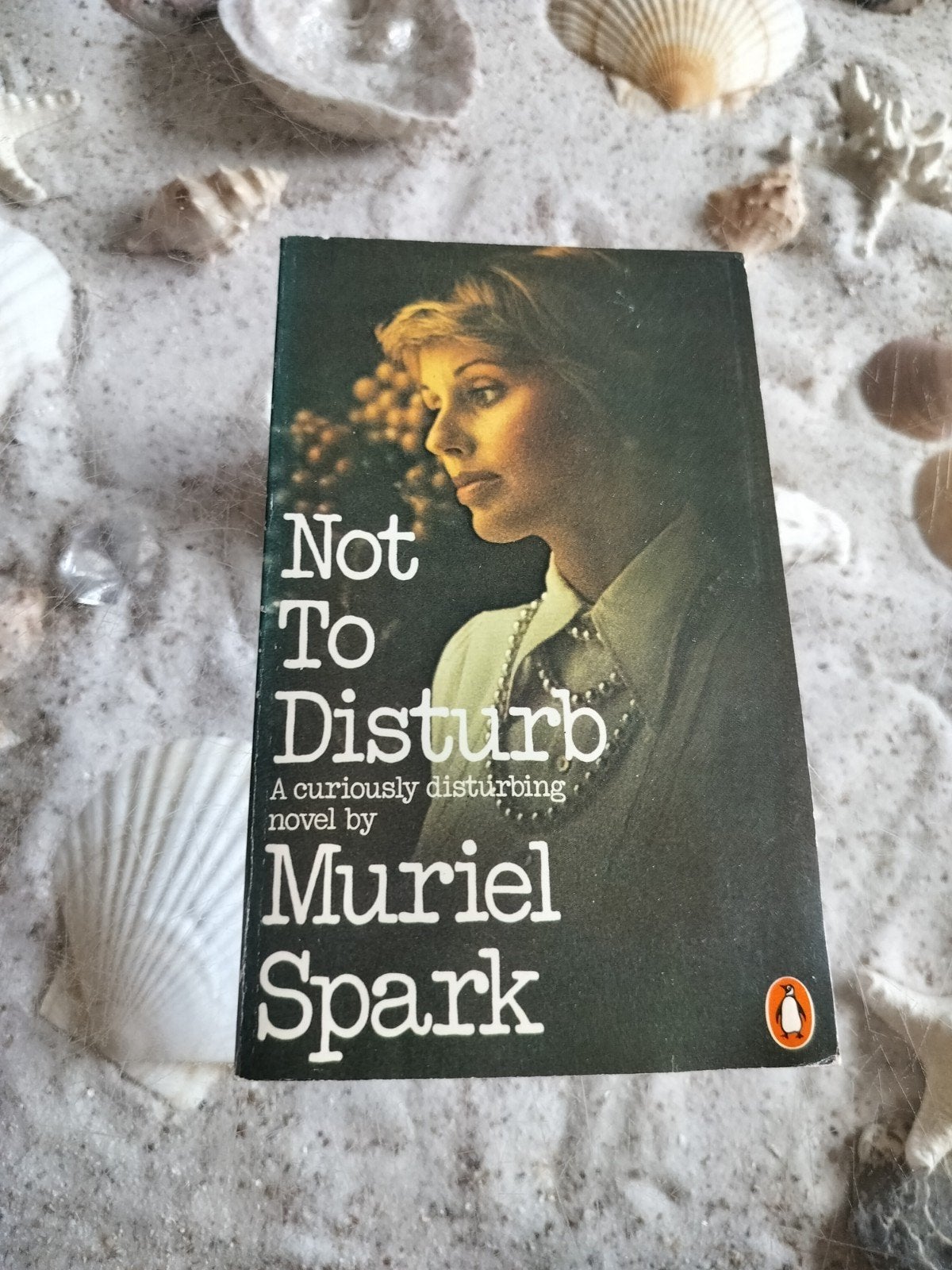 Muriel Spark - Not to disturb - English, Ophalen of Verzenden, Gelezen