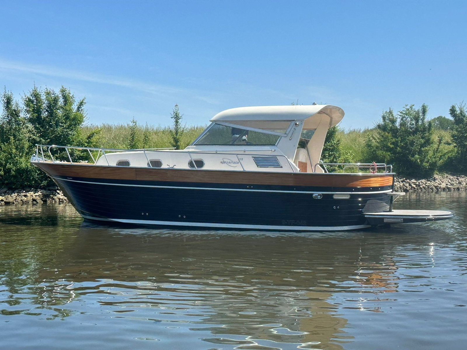 Apreamare 38 11 Volvo Penta D6 2007 Schroefassen, 11 m, Zo goed als nieuw, Polyester, Motorjacht