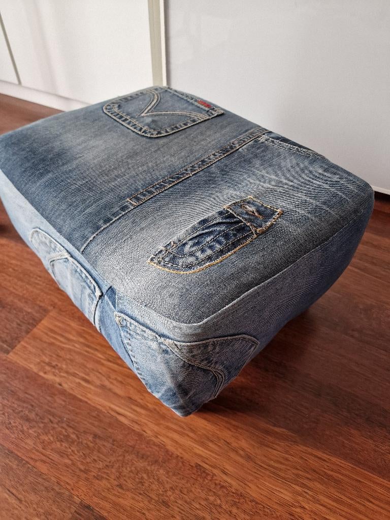 Unieke denim poef, Minder dan 50 cm, Gebruikt, Minder dan 50 cm, Ophalen of Verzenden