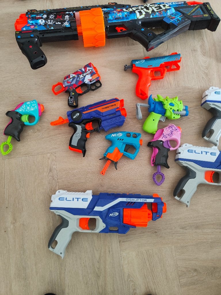 Veel nerf pistolen inclusief pijltjes, Kinderen en Baby's, Speelgoed | Buiten | Actiespeelgoed, Ophalen, Zo goed als nieuw