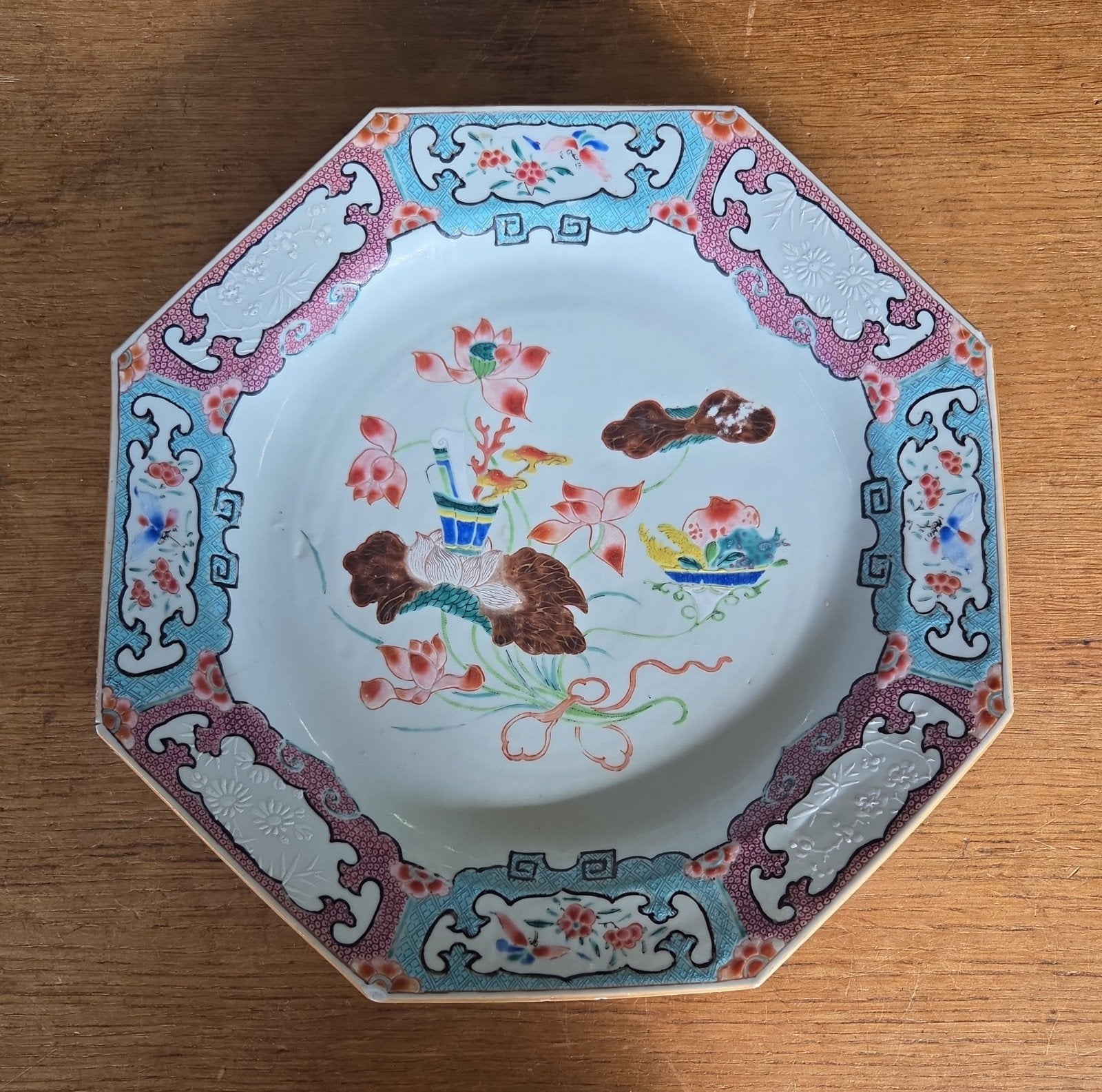 achthoekig Chinees porseleinen bord Qianlong famille rose, Antiek en Kunst, Ophalen of Verzenden