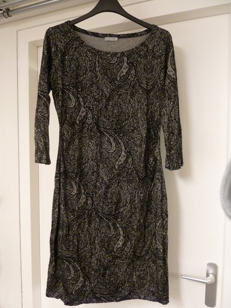 JURK NO MAN'S LAND NIEUWSTAAT MAAT L, Kleding | Dames, Jurken, Maat 38/40 (M), Ophalen of Verzenden, Zo goed als nieuw, Grijs