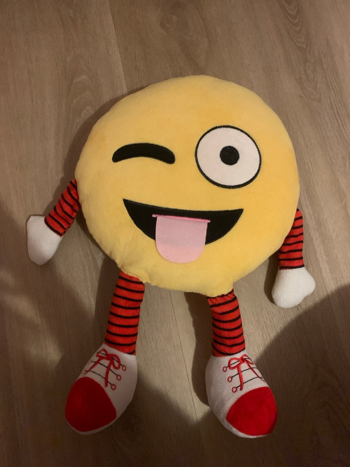 Smiley kussen / knuffel met armen en benen, Verzenden, Gebruikt, Geel, Overige typen