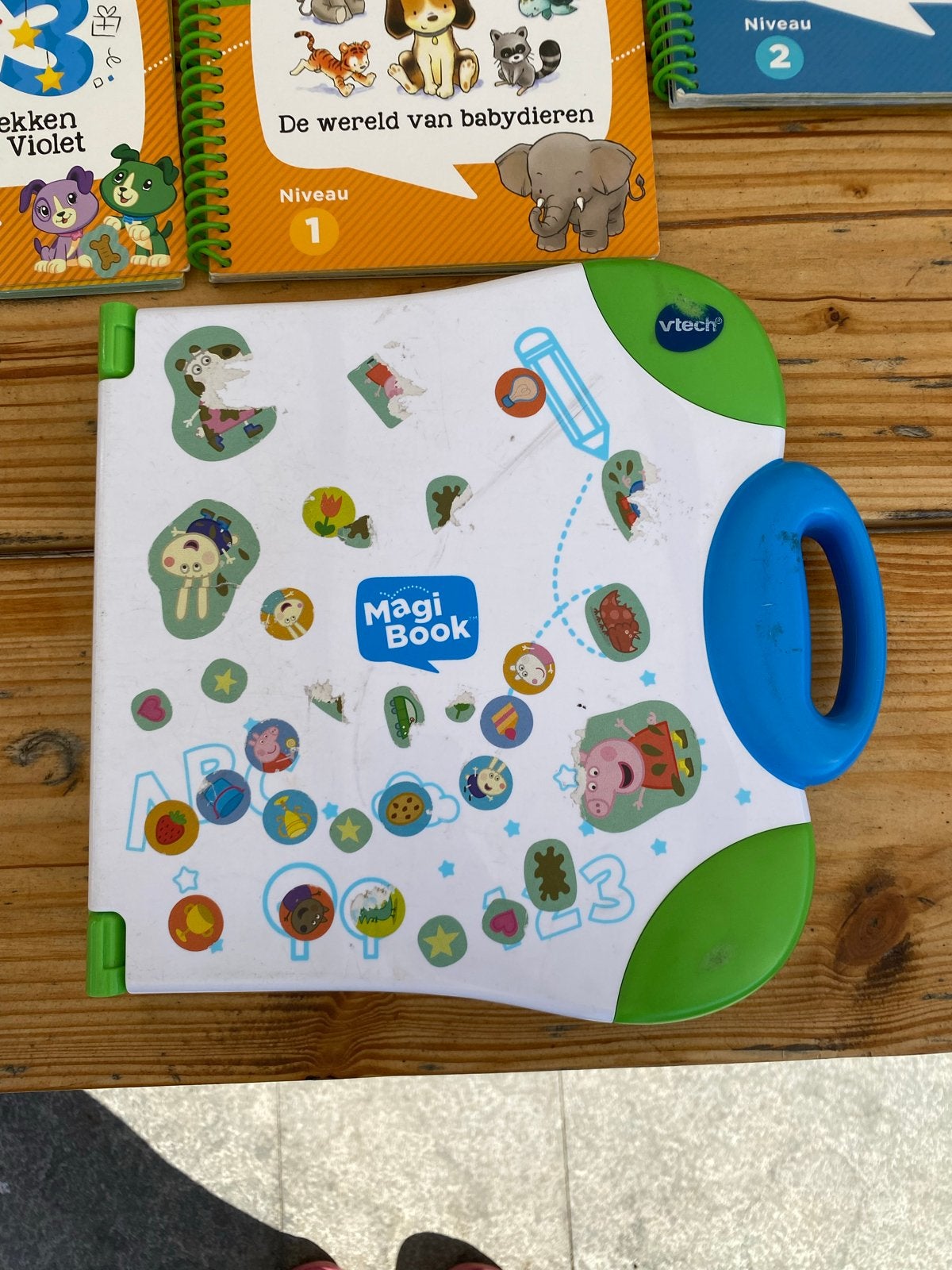 2x VTech MagiBook (blauw en roze) met 6 boeken, Ophalen of Verzenden, Gebruikt, Taal en Lezen, Met geluid