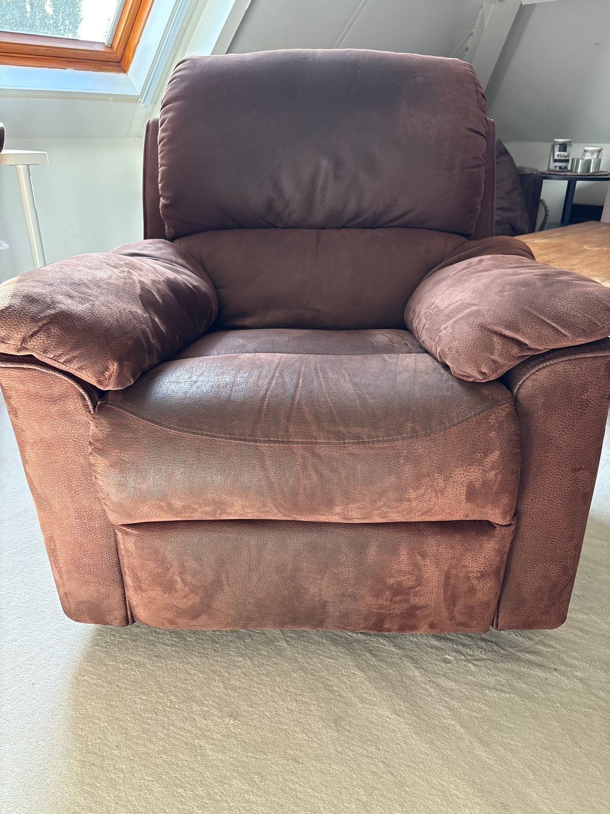 Comfortabele bruine relaxfauteuil, Ophalen, Zo goed als nieuw, Stof, 75 tot 100 cm