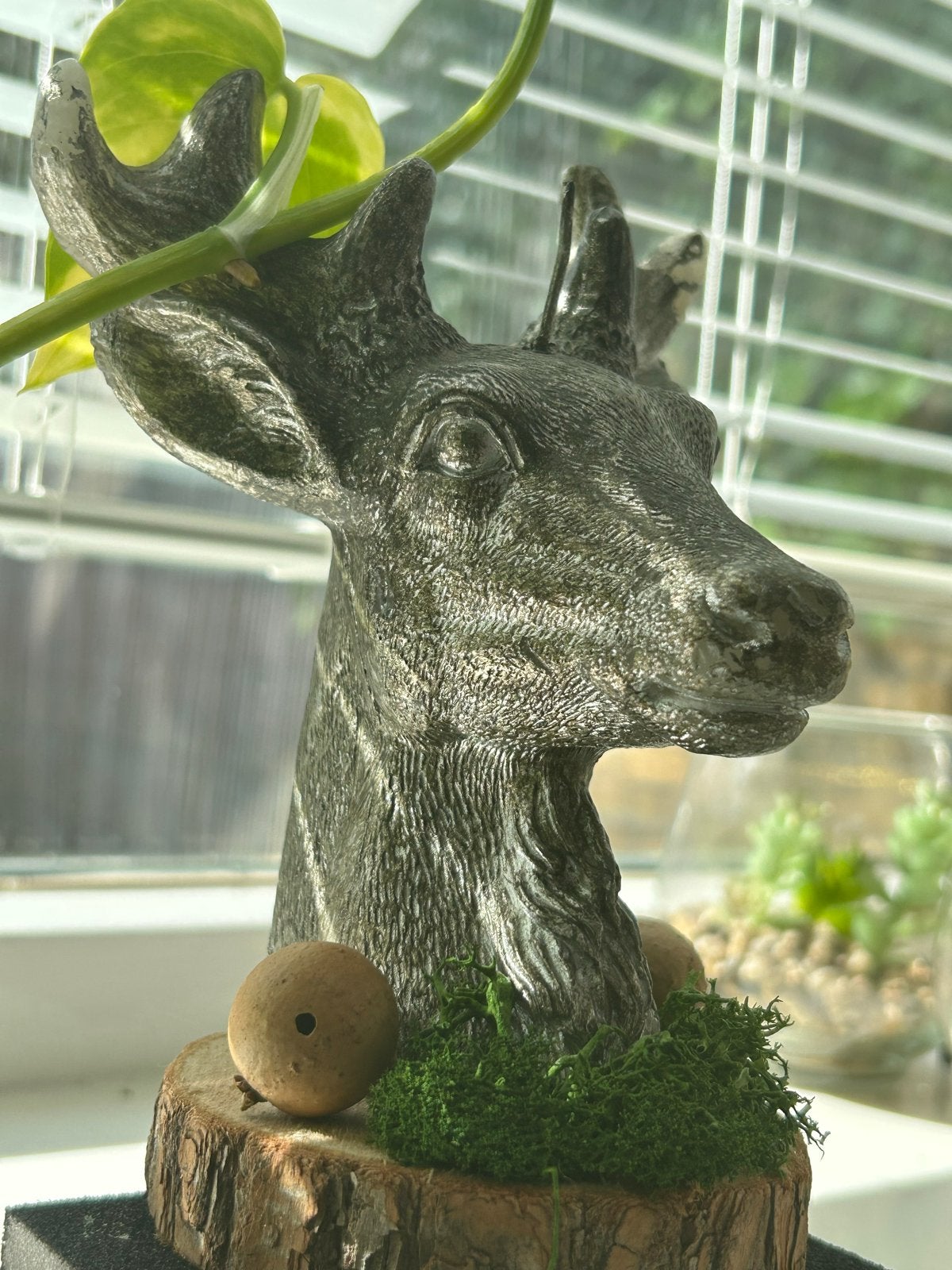 Zilveren Hertenkop Decoratie op Houten Voet., Hout, Gebruikt, Ophalen of Verzenden, Landelijk