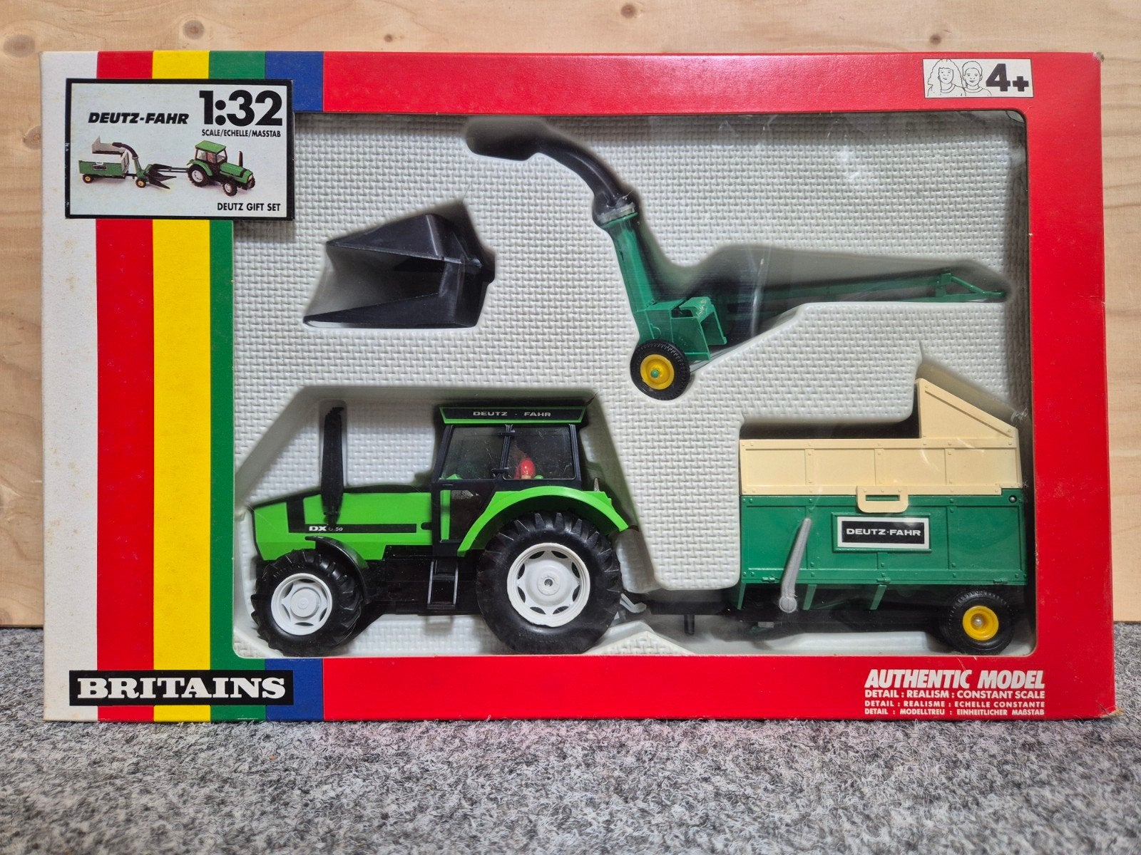 Britains Deutz Fahr DX6.50 set 9643, Ophalen of Verzenden, Nieuw, Tractor of Landbouw, Britains