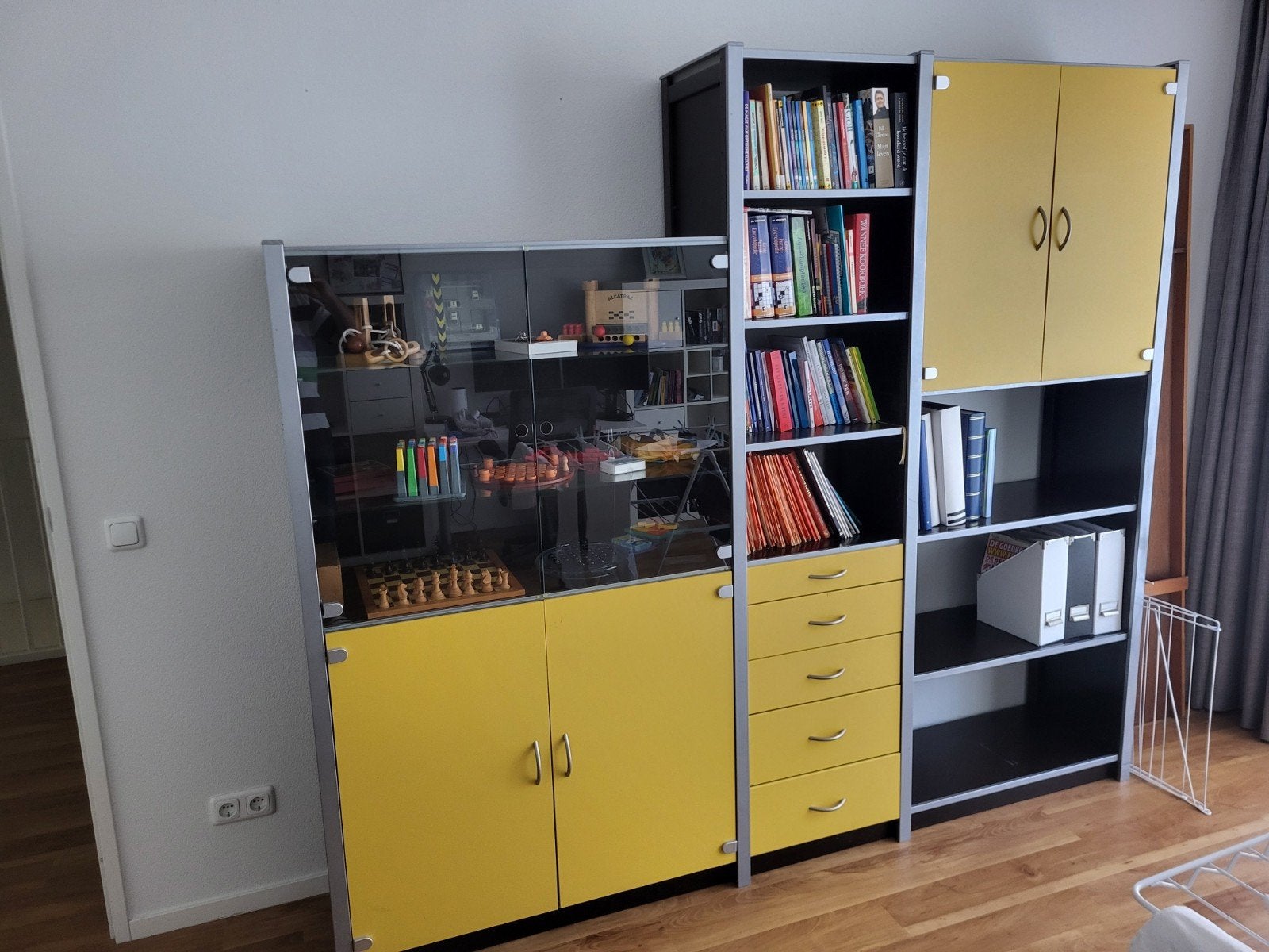 Modulaire Lundia kast met vitrine en opbergruimte, Huis en Inrichting, Ophalen, Gebruikt, Met lade(s), 200 cm of meer