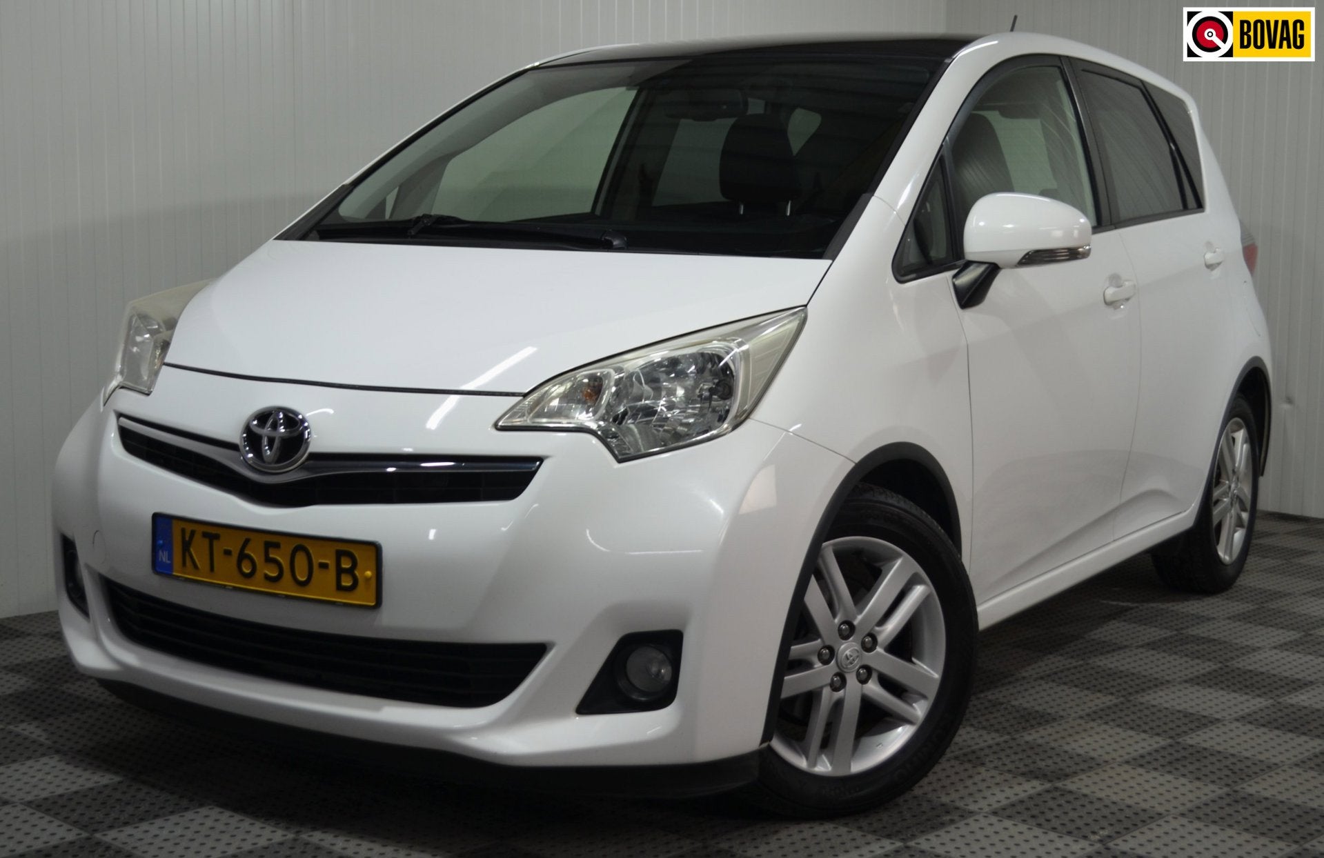 Toyota Verso-S 1.3 VVT-i Dynamic / Trekhaak / Pano / Camera, Voorwielaandrijving, Euro 5, Stof, Gebruikt