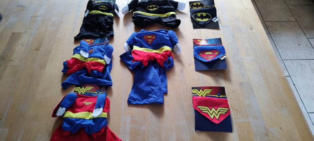 Superhelden pakjes voor hele kleine hondjes, Ophalen of Verzenden, Nieuw, Hondenkostuum