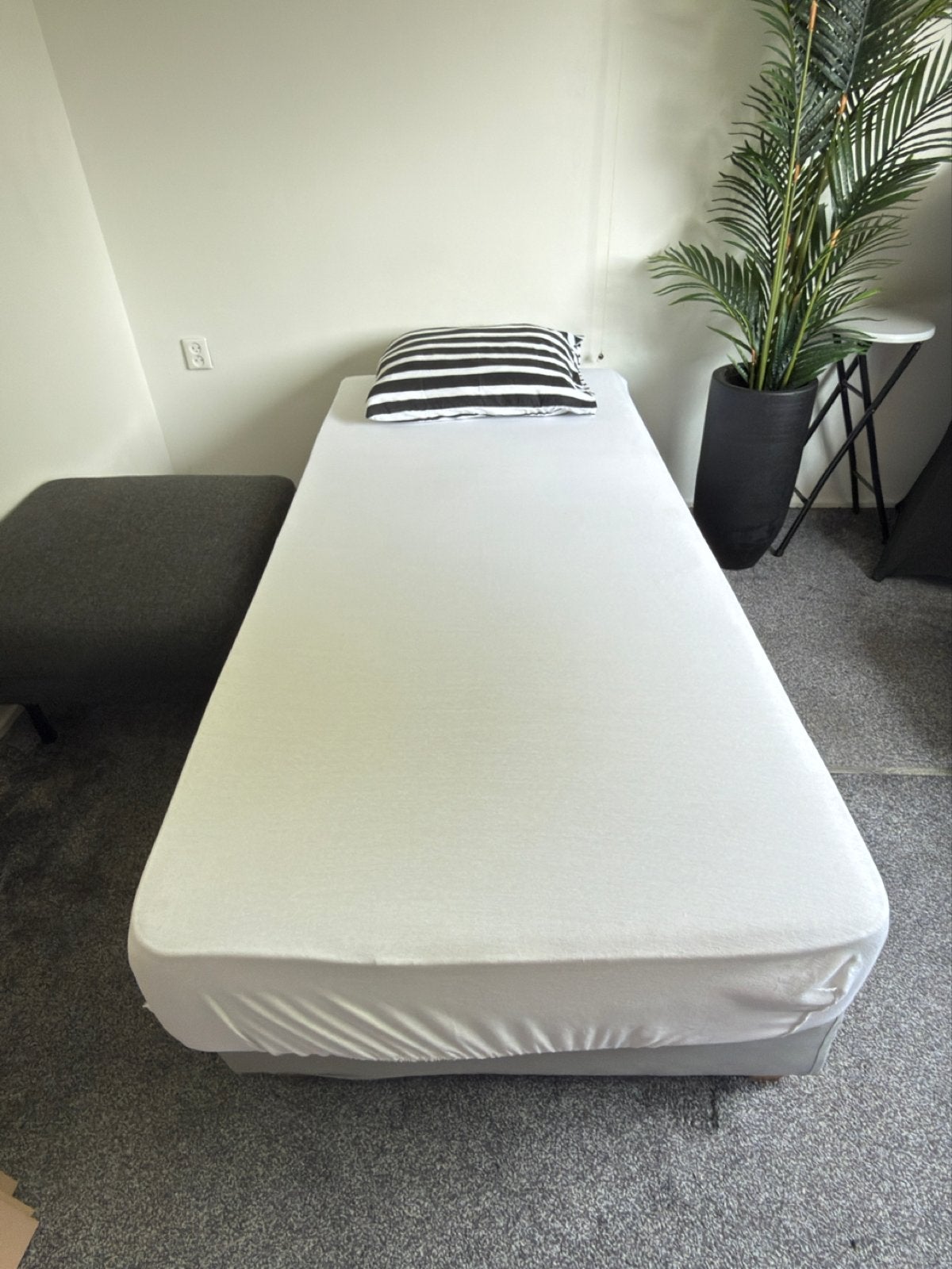 Gratis eenpersoonsbed met matras, Huis en Inrichting, Slaapkamer | Bedden, Gebruikt, Eenpersoons, 90 cm, 200 cm, Overige materialen