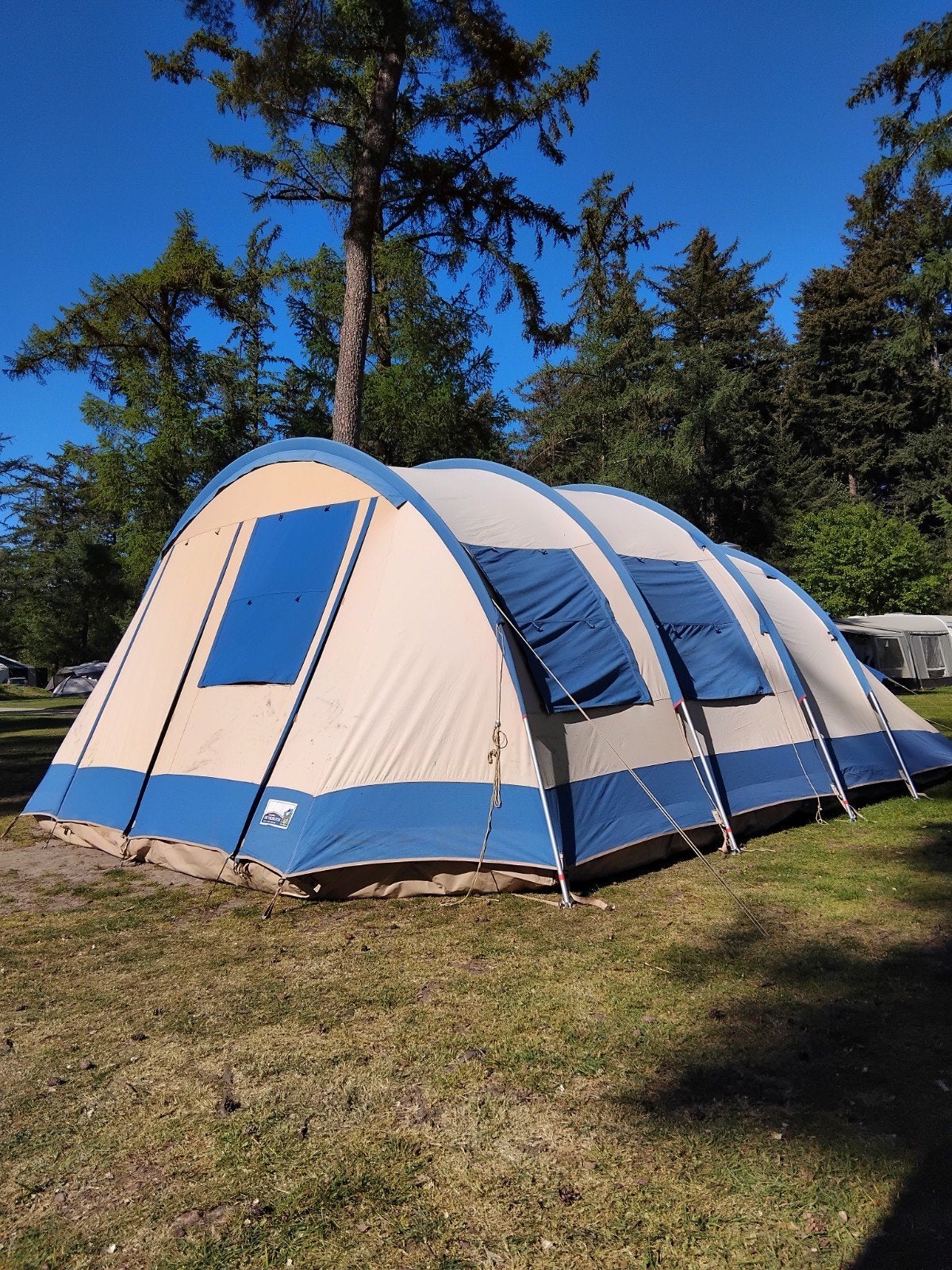 Vrijbuiter Michigan 6 Tunneltent Boogtent met luifel, Ophalen, Gebruikt, Tot en met 6