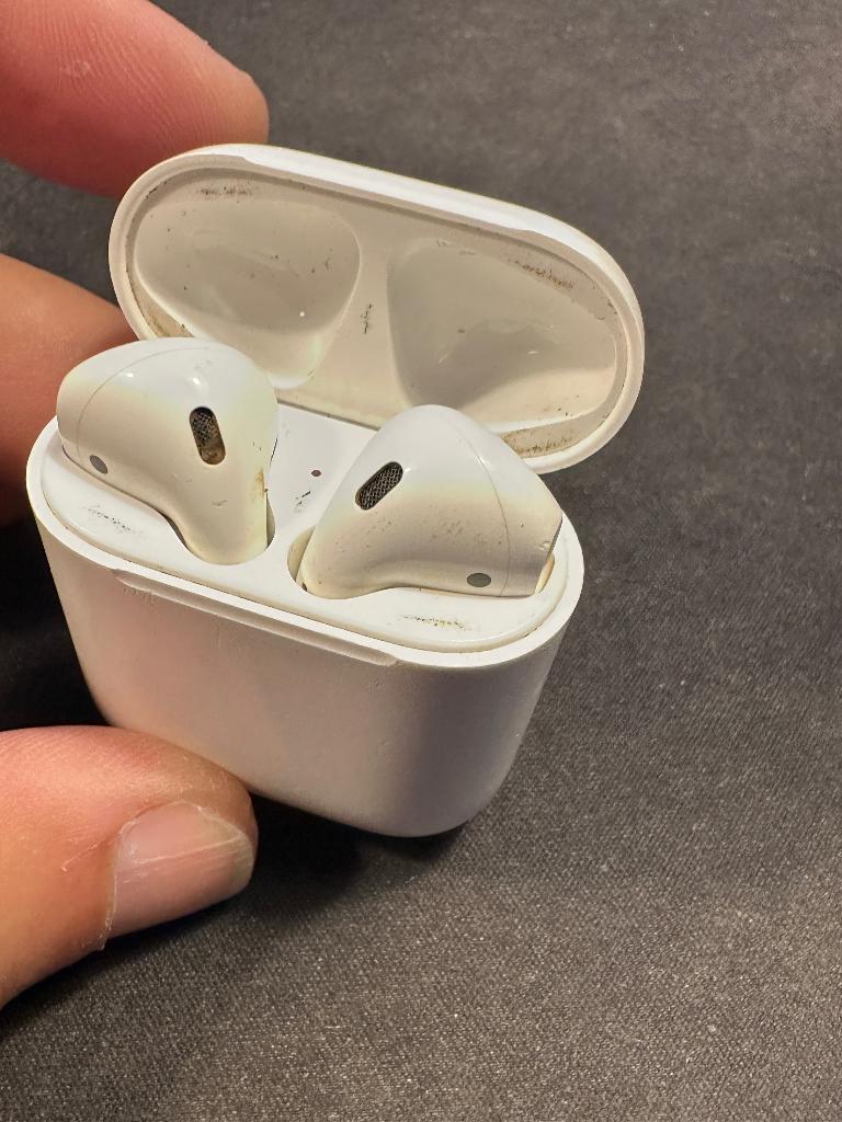 Apple airpods 1 in case, Ophalen, Gebruikt, Overige merken