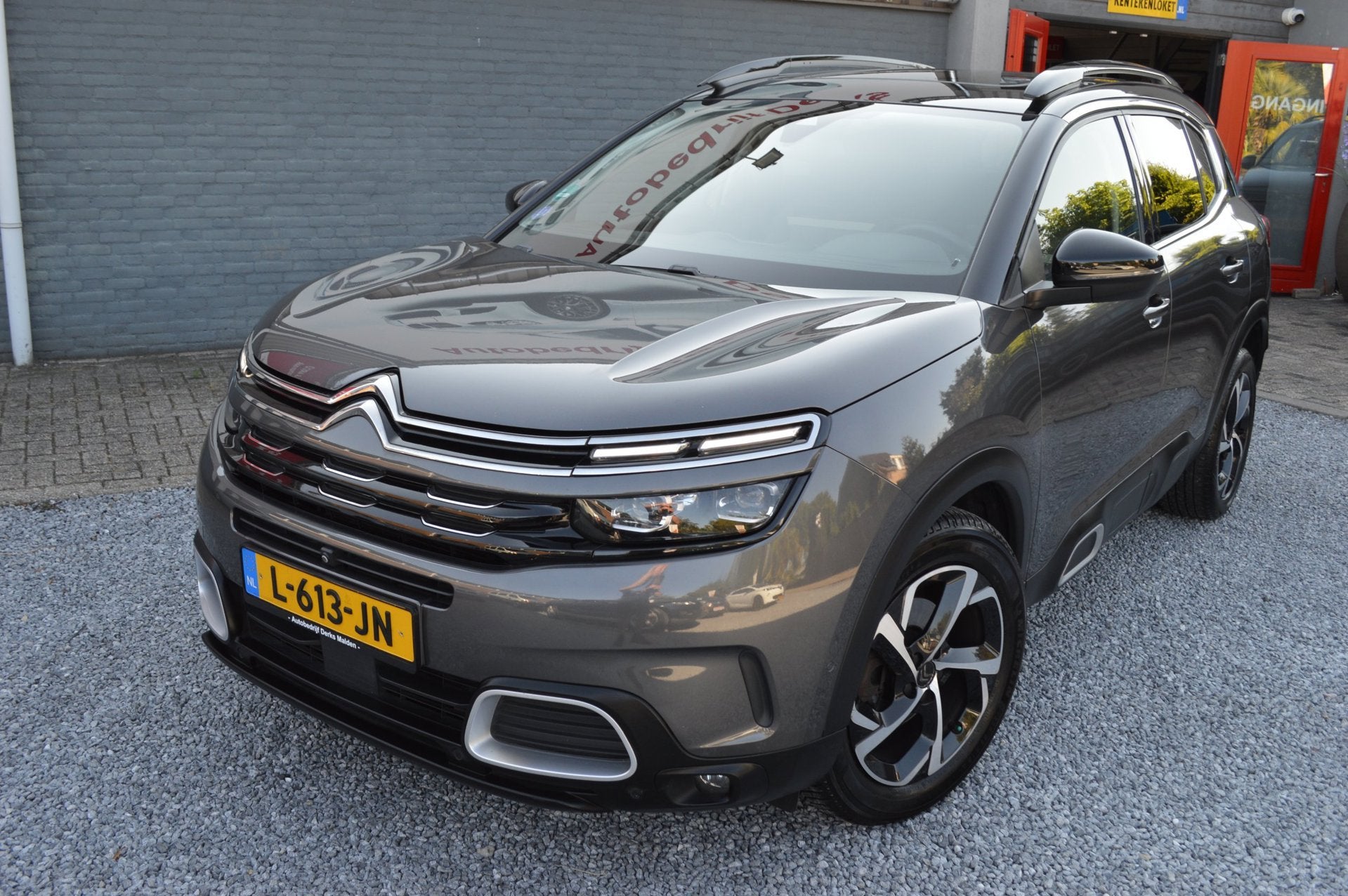 Citroen C5 Aircross 1.6 PureTech Shine AUT Navi Panorama Tre, Auto's, Citroën, Dealer onderhouden, Gebruikt, Euro 6, 4 cilinders