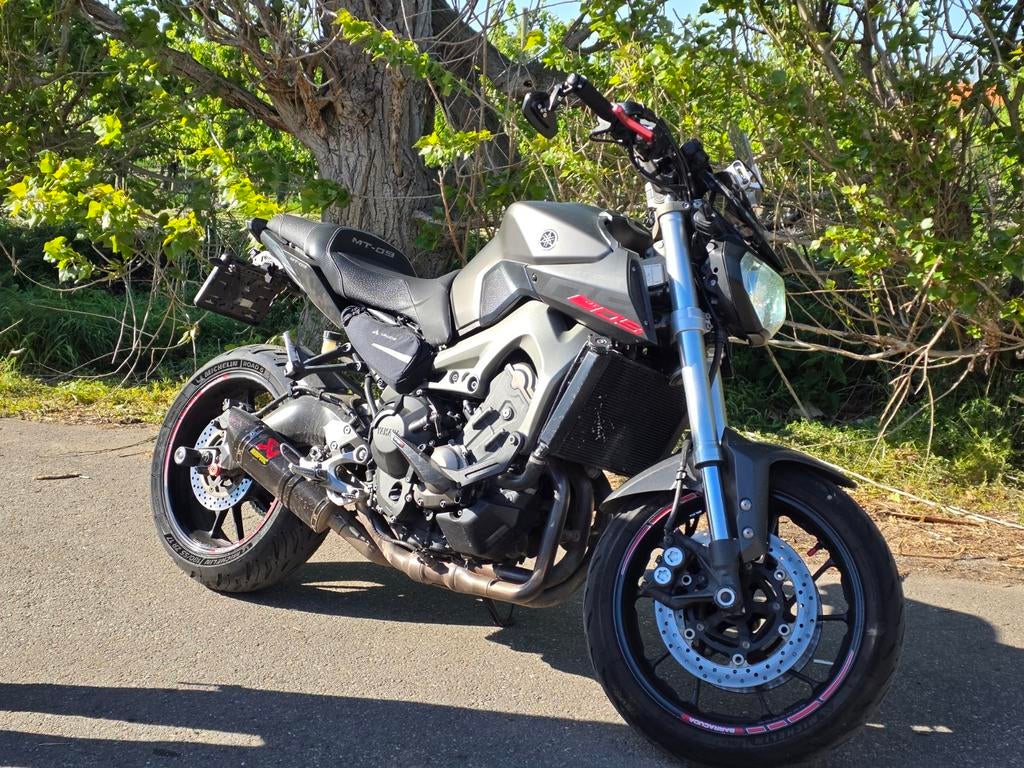 Mt09 2015 + Akrapovic in topstaat, Particulier, Naked bike