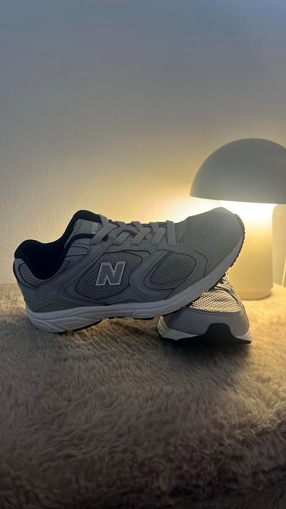 New balance maat 35 zgan, Ophalen of Verzenden, Zo goed als nieuw, Jongen of Meisje, Sportschoenen
