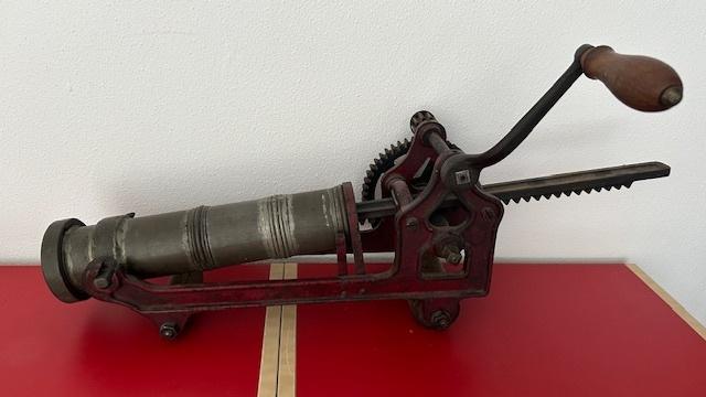 Antieke deeg pers op wieltjes met draaihendel, Antiek en Kunst, Ophalen